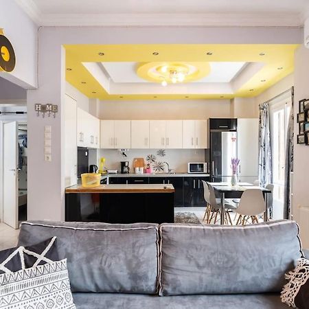 Apartment With Terrace In Piraiki Piraeus Bagian luar foto