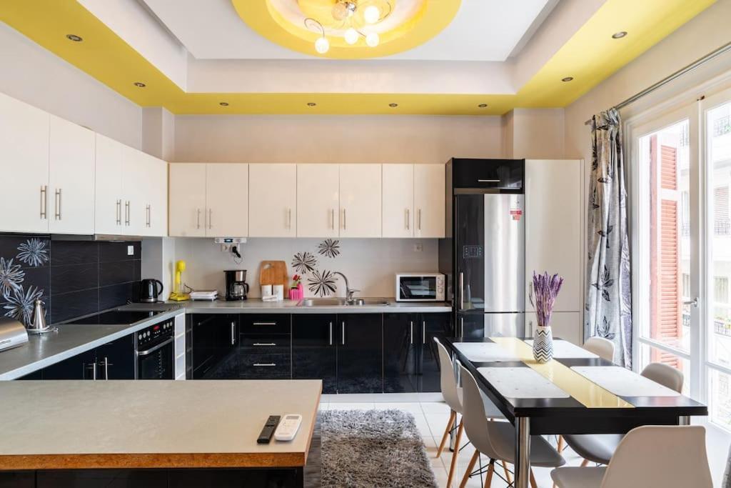 Apartment With Terrace In Piraiki Piraeus Bagian luar foto
