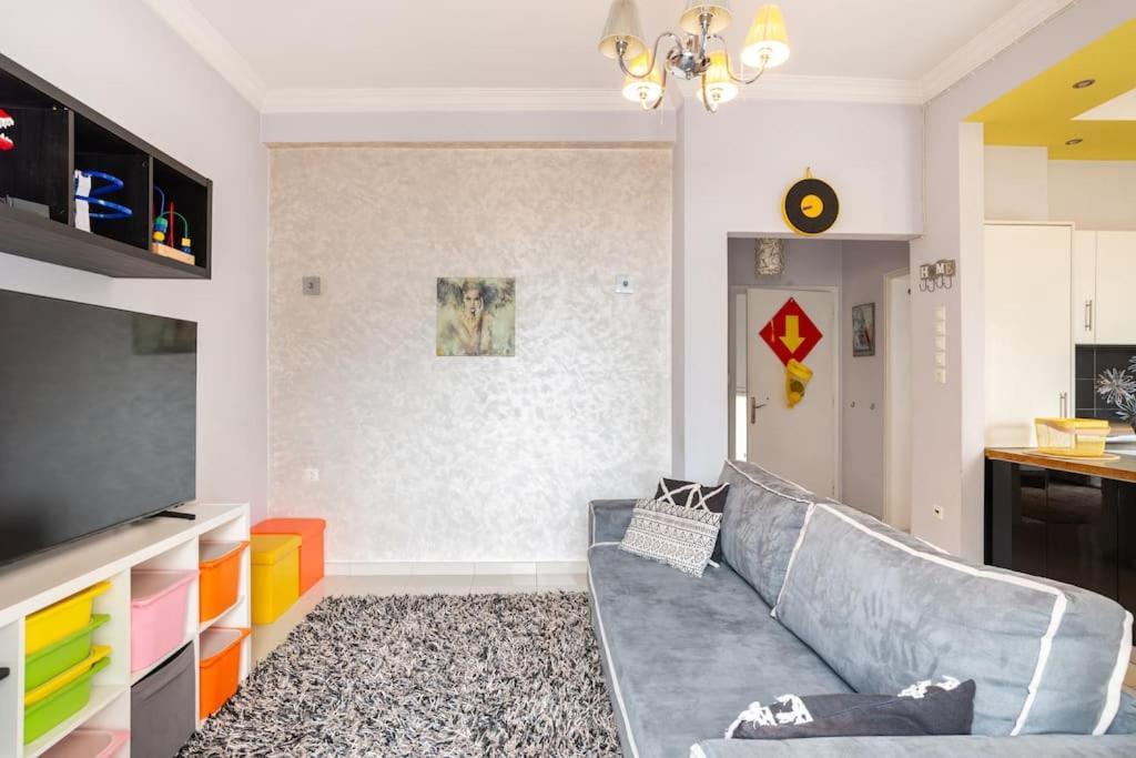 Apartment With Terrace In Piraiki Piraeus Bagian luar foto
